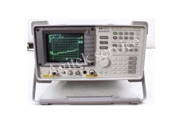 维修中心一角：    8593E频谱仪维修